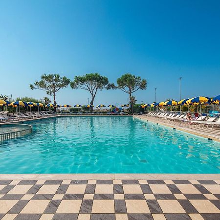 Hotel Bellevue Бибионе Экстерьер фото