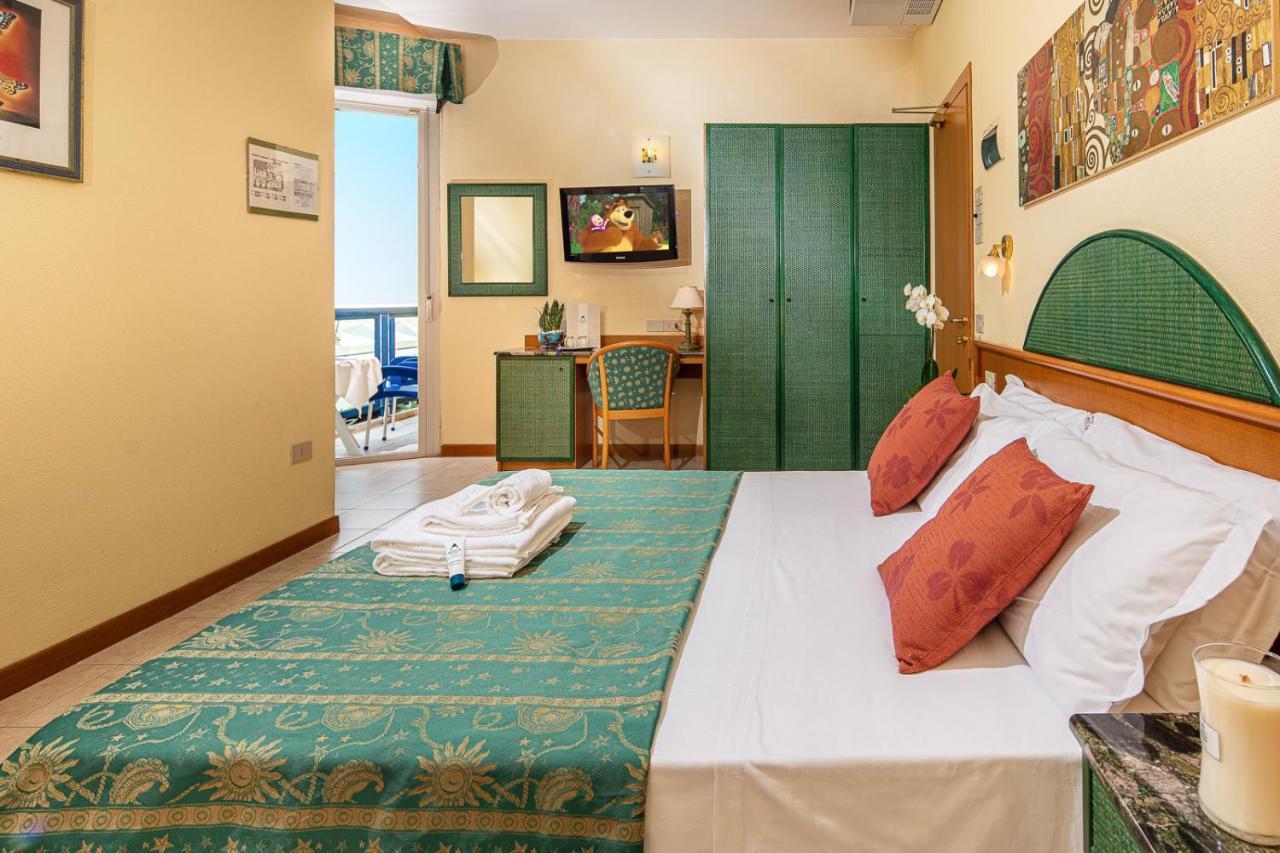 Hotel Bellevue Бибионе Экстерьер фото