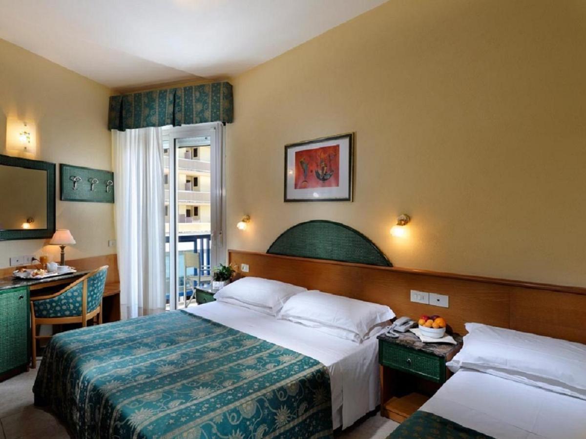 Hotel Bellevue Бибионе Экстерьер фото