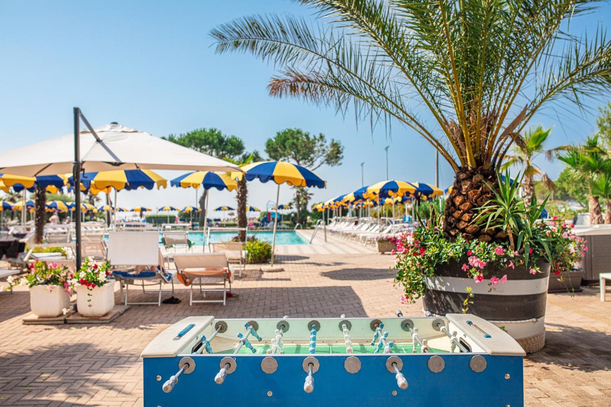 Hotel Bellevue Бибионе Экстерьер фото