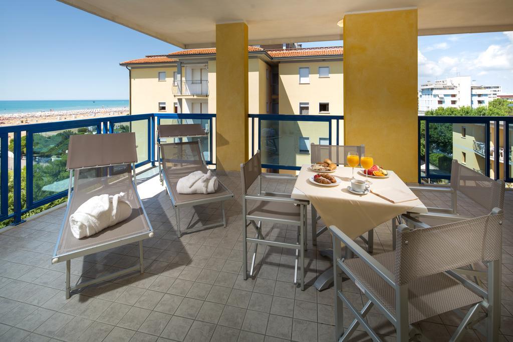 Hotel Bellevue Бибионе Экстерьер фото