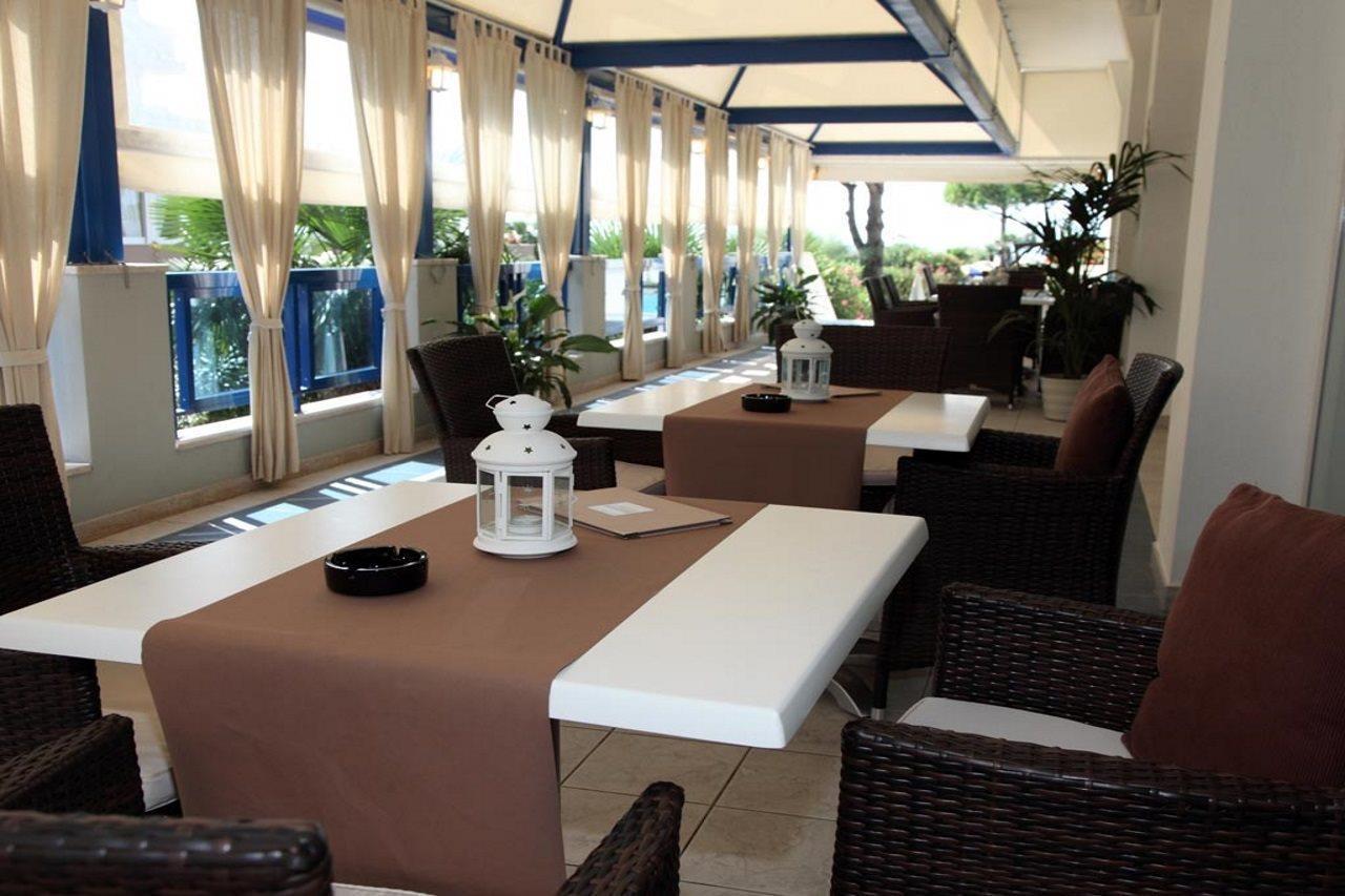 Hotel Bellevue Бибионе Экстерьер фото