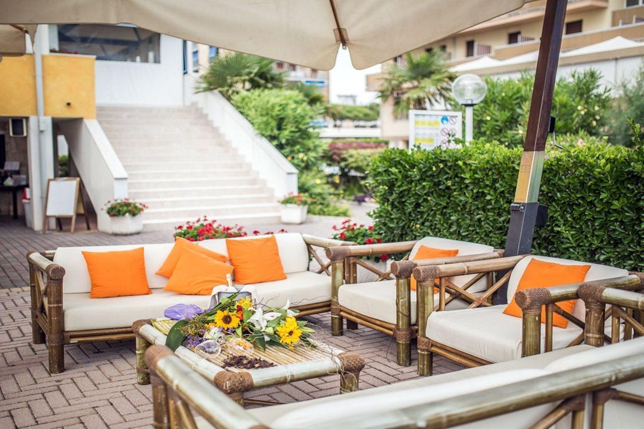 Hotel Bellevue Бибионе Экстерьер фото